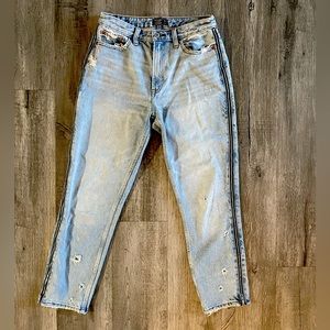 EUC Abercrombie & Fitch distressed light wash jeans- Annie High Rise, Girlfriend